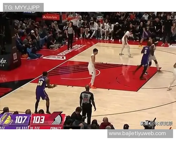 库里弧顶接球失去重心却依然精准命中布朗尼面前三分球 库里弧顶接球失去重心却依然精准命中布朗尼面前三分球