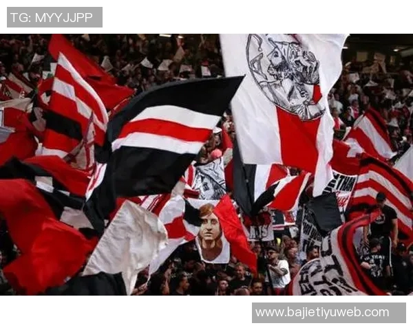 阿贾克斯与荷兰足协联合声明将严查烟花燃放者并实施相应处罚措施