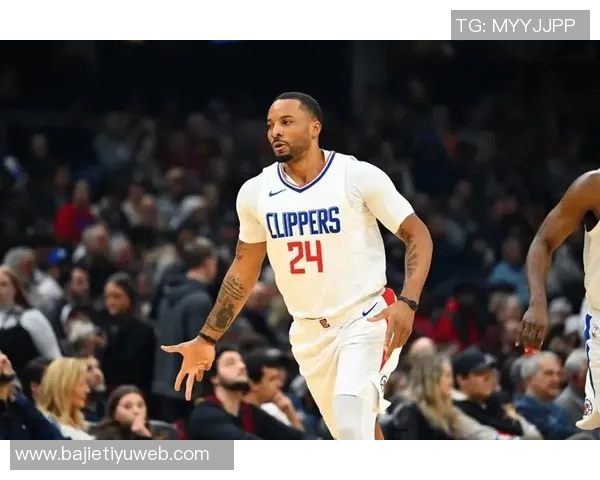 卡斯尔称赞科内特在攻防两端表现出色并展现出卓越沟通能力