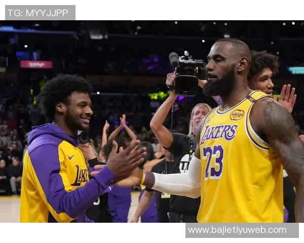 名嘴点评布朗尼实力超越次轮末水平批评利用他打压黑老詹的人应感羞愧 名嘴点评布朗尼实力超越次轮末水平批评利用他打压黑老詹的人应感羞愧